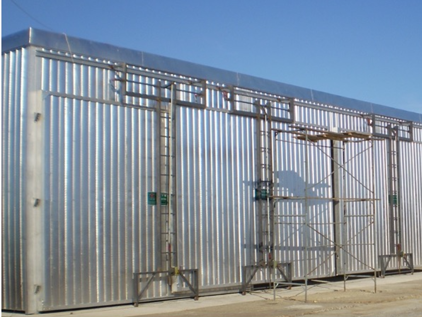 wood Dry Kiln, used to dry materials such as lumber, timber in a traditional drying process